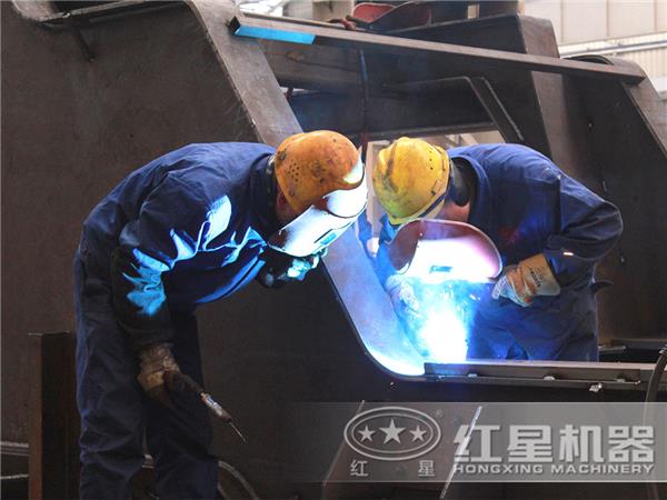 效能高節(jié)能顎式破碎機細致做工 效能高節(jié)能顎式破碎機細致做工