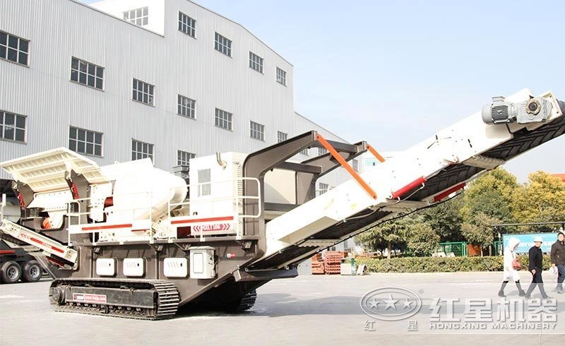 小型履帶石頭破碎機匠工于心，環(huán)保達(dá)標(biāo)，不怕污染