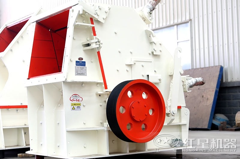 德版反擊破碎機(jī)，板錘鎖緊系統(tǒng)，襯板內(nèi)部可替換