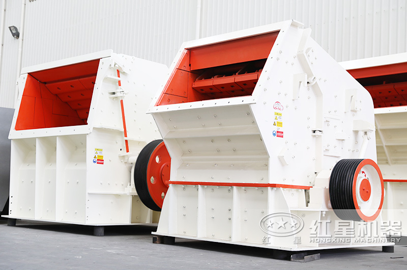 普通反擊破碎機(jī)，成本低，生產(chǎn)效益好