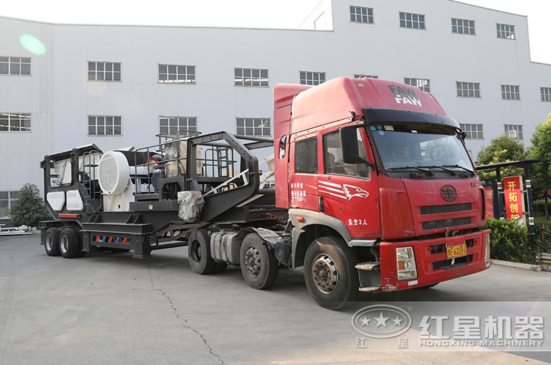 流動(dòng)式青石打石子機(jī)發(fā)貨中 流動(dòng)式青石打石子機(jī)發(fā)貨中