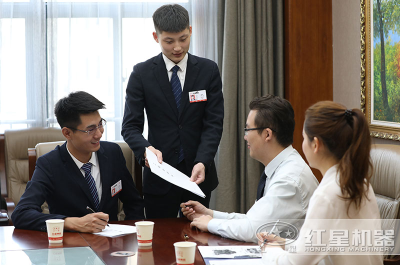 客戶來廠選購沙石破碎機設備 客戶來廠選購沙石破碎機設備