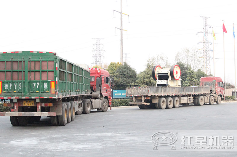 大型石料制砂生產(chǎn)線設(shè)備發(fā)貨中 大型石料制砂生產(chǎn)線設(shè)備發(fā)貨中