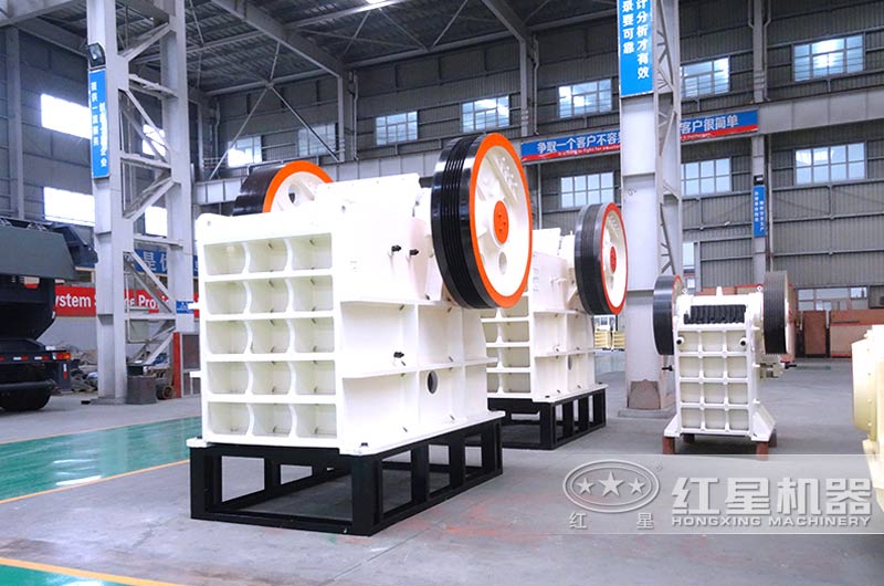 顎式破碎機:粗碎碎石破碎比大 顎式破碎機:粗碎碎石破碎比大