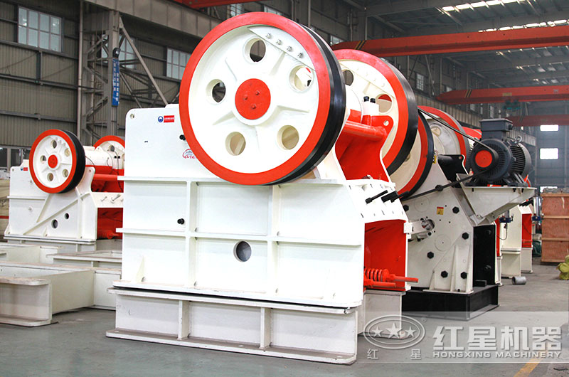 大型顎式破碎機設備圖 大型顎式破碎機設備圖