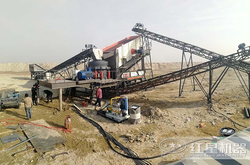 小型移動石頭粉碎機工作現(xiàn)場圖片 小型移動石頭粉碎機工作現(xiàn)場圖片