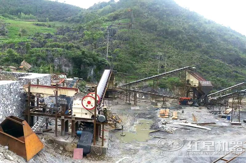 湖北時產600噸石頭破碎生產線現(xiàn)場 湖北時產600噸石頭破碎生產線現(xiàn)場