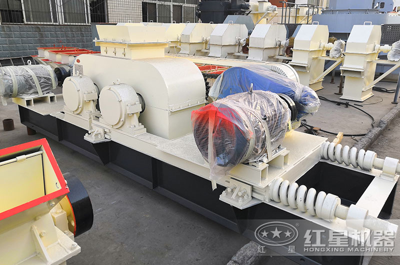 對輥式破碎機(jī)設(shè)備實拍圖 對輥式破碎機(jī)設(shè)備實拍圖