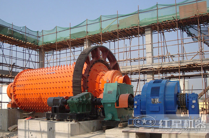 球磨機工作現(xiàn)場實拍圖 球磨機工作現(xiàn)場實拍圖