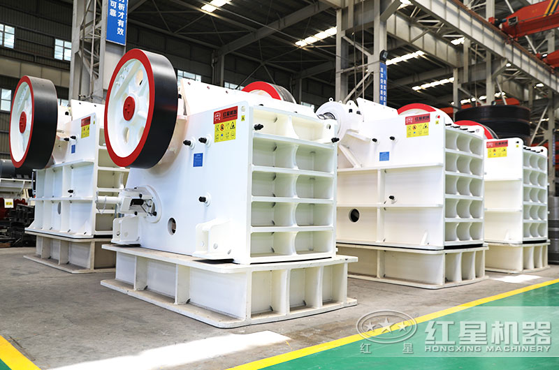 顎式破碎機(jī)圖片 顎式破碎機(jī)圖片