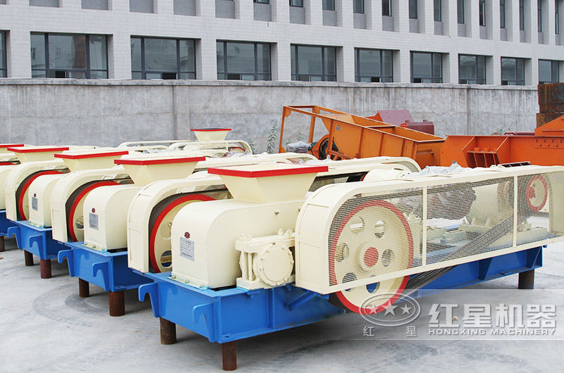 透輝石對(duì)輥式破碎機(jī)低碳環(huán)保 透輝石對(duì)輥式破碎機(jī)低碳環(huán)保