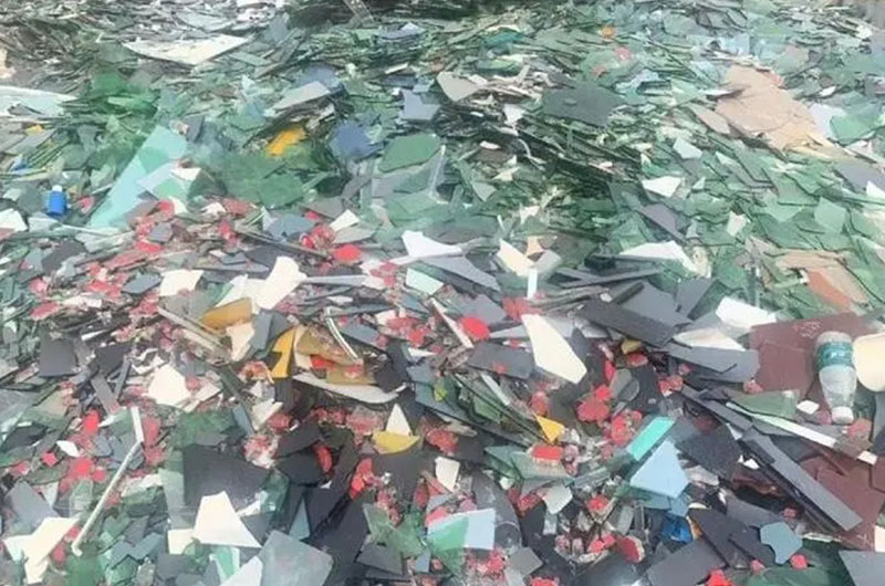 隨處可見的廢玻璃 隨處可見的廢玻璃