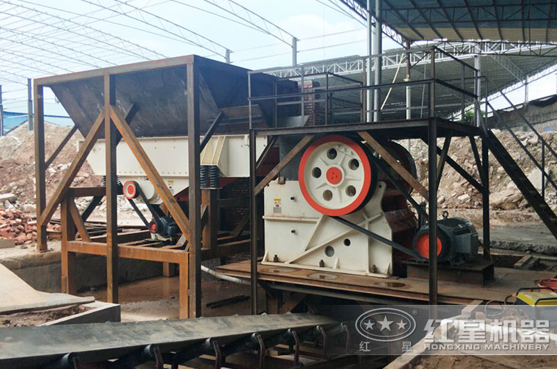 顎式破碎機作業(yè)現(xiàn)場圖片 顎式破碎機作業(yè)現(xiàn)場圖片