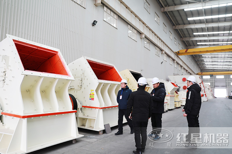 客戶來廠考察錘式制砂機(jī)設(shè)備 客戶來廠考察錘式制砂機(jī)設(shè)備
