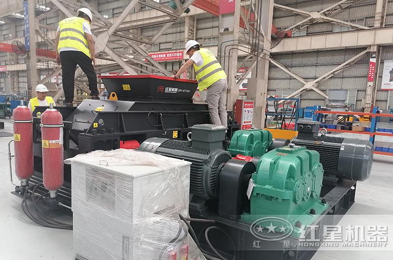 客戶來廠考察紅星對輥制砂機 客戶來廠考察紅星對輥制砂機