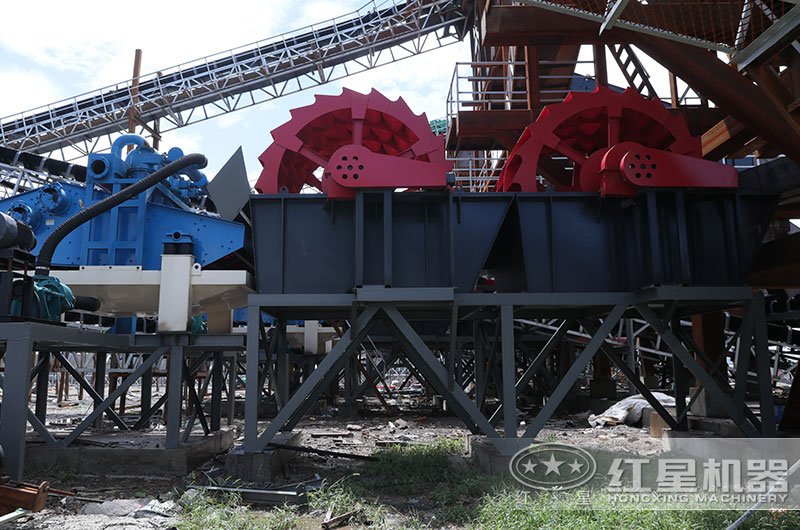 洗砂機(jī)聯(lián)機(jī)作業(yè)現(xiàn)場 洗砂機(jī)聯(lián)機(jī)作業(yè)現(xiàn)場