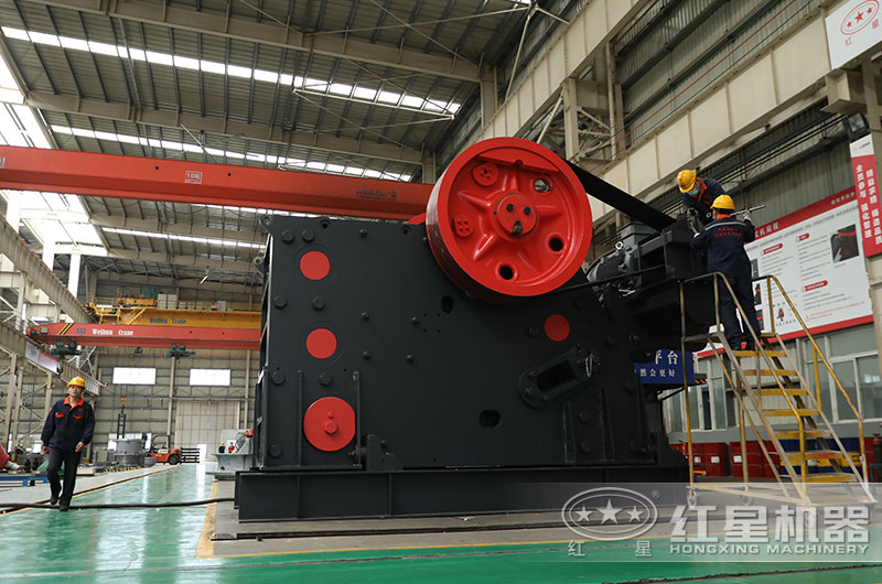 大型顎式破碎機(jī) 大型顎式破碎機(jī)