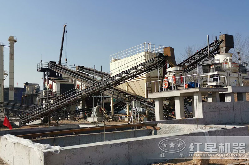 花崗巖破碎加工現(xiàn)場實(shí)拍 花崗巖破碎加工現(xiàn)場實(shí)拍