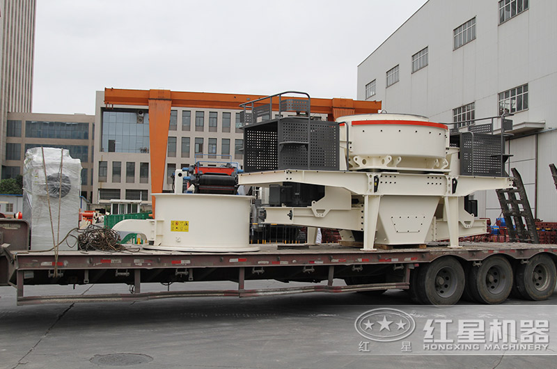 時產150噸制砂機裝車發貨現場 時產150噸制砂機裝車發貨現場