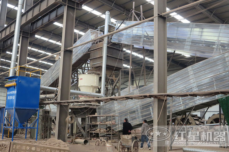 單缸圓錐破作業(yè)現(xiàn)場(chǎng) 單缸圓錐破作業(yè)現(xiàn)場(chǎng)